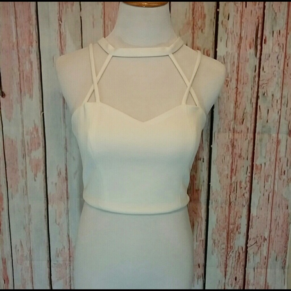 TEA & CUP Ivory Crop Top!